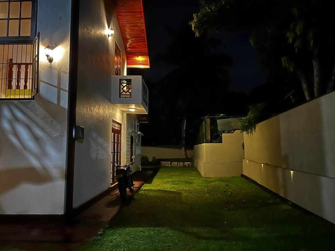 Urban Galle Villa Экстерьер фото